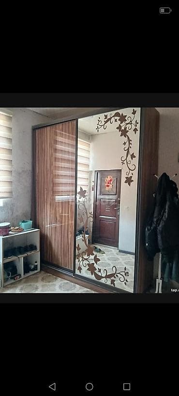 yumurta satisi: Dolab satilir Hundurluyu 2.50. Derinliyi 60. Eni. 210. Hec bir — 1