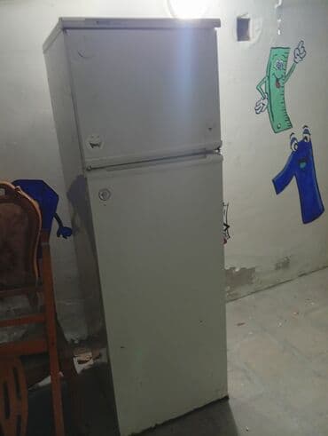 2 qapılı Indesit Soyuducu Satılır, rəng - Ağ