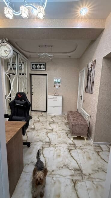 элитные квартиры продажа: Satılır – zövqlü şəkildə təmir olunmuş mənzil - Geniş və işıqlı qonaq — 5