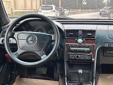 mersedes w204: Mercedes-Benz C-Class: 2 l | 1994 il Sedan — 8