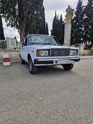 masin elani: VAZ 2107 sedan barter olunur - Kuzov: klassik sedan, ağ rəng - — 1