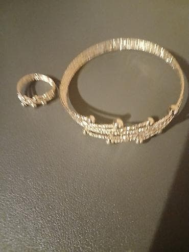 Dəstə daxildir: Bilərzik