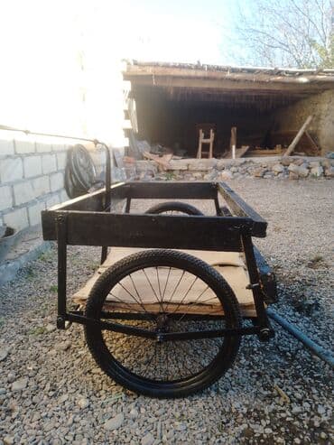 inək sagan aparat: İki təkərli əl arabası - Konstruksiya: metal çərçivə, taxta platforma — 3