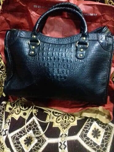 qaşlı çanta: Сумка, натуральная кожа б/у. всего 2раза носили, Италия.Çanta təbii — 2