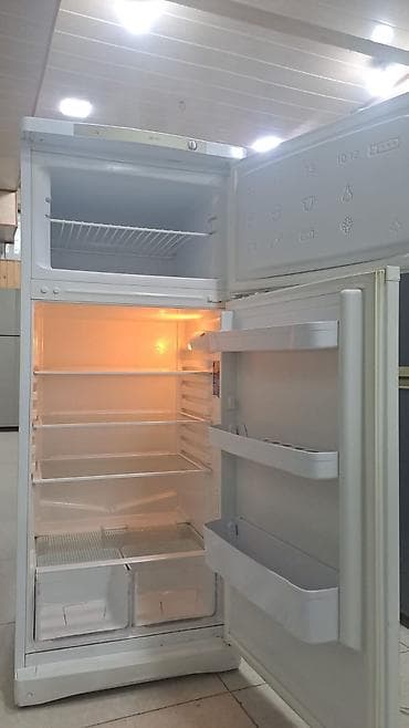 2 qapılı Indesit Soyuducu Satılır, rəng - Ağ