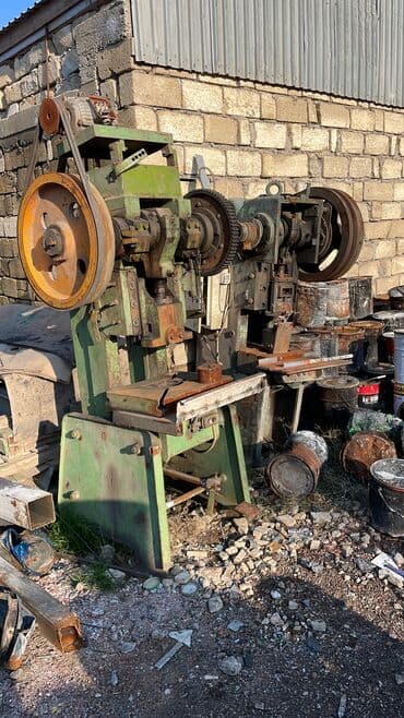 Оборудование для мойки: Metallə işləmə presləri – v16 tonluq (4 ədəd) və 25 tonluq (1 ədəd) - — 1