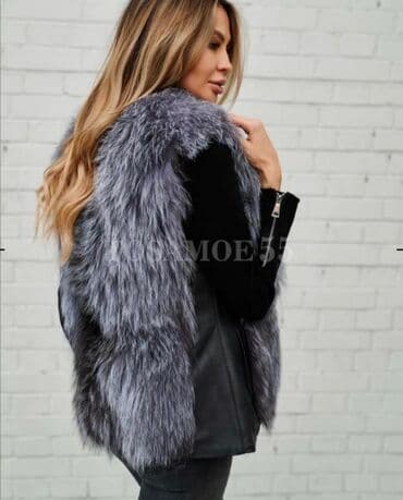 женские меховые жилеты: Çernoburka jilet. M-l ölçü. (38-40)
Yaxşı vəziyyətdə — 2