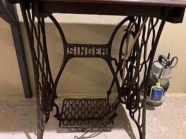 antik pullar: Satılır: 120 ilə yaxın yaşı olan original Singer ayaqla işləyən tikiş — 1