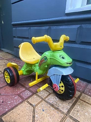 Uşaq üçtəkərli velosipedi – plastik gövdəli, pedallı model - Rənglər