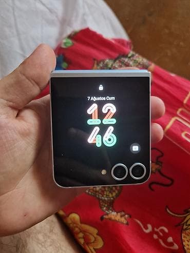 galaxy a72: Samsung Z Flip — 1