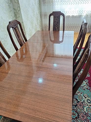 yumurta yemi: Qonaq otağı üçün, Dördbucaq masa, 6 stul — 2