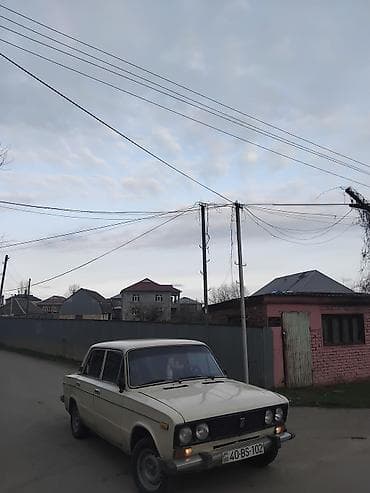 Motonəqliyyat: VAZ 2106 sedan - Kuzov: beşqapılı sedan, açıq bej rəng - Mühərrik — 2