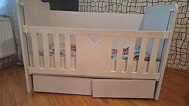 Oğlan və qız üçün, Dördbucaq, Beşik, Matras ilə, Yellənmə mexanizmsiz — 1