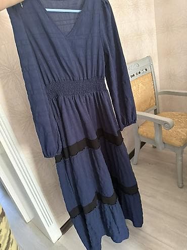 Tünd göy rəngdə uzun don - Model: Uzun, A-kəsim, büzgülü ətək hissəli