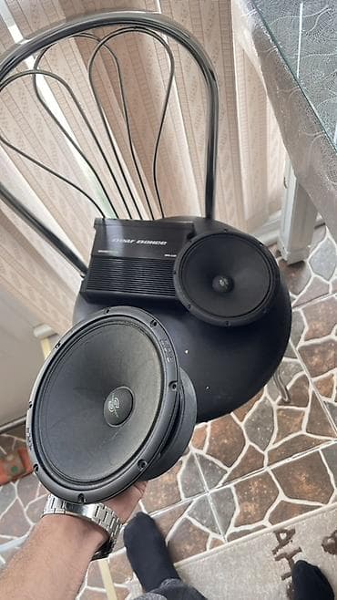 Dinamiklər və sabvuferlər: Maşın audio sistemi dəsti - Gücləndirici: Deaf Bonce Machete MFA 4.60 — 2