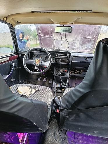 opel astra dumanli: VAZ 2107 sedan - Kuzov: klassik sedan, tünd rəng. Ön və arxa fənərlər — 4