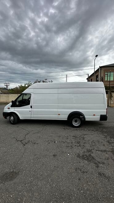 kia ceed 2010: Ford Transit: 2.4 l | 2010 il 188000 km Van body type — 3