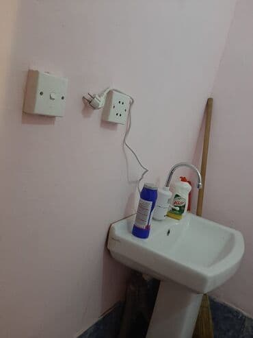 аренда помещений под магазин одежды: 1 otaqlı yaşayış sahəsi (şəxsi evdə otaq) - Geniş, işıqlı otaq; böyük — 5