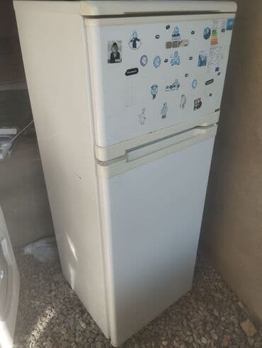 dondurma xaladenniki: Beko iki qapılı məişət soyuducusu Buzluq ela dondurur, Amma aşağı — 1