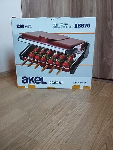 Qril Akel, rəng - Qırmızı