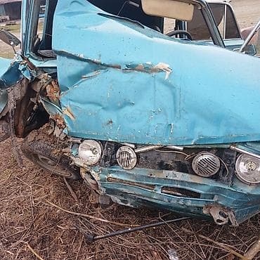 avto 444: VAZ (LADA) 2106: 1.6 l | 2000 il Sedan — 5