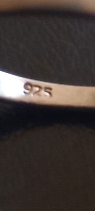 1 грамм золота цена 585 в баку: Gümüş dəst "üzük, sırğa və həmayil" dəsti satılır. Üzüyün ölçüsü 8.5 — 8