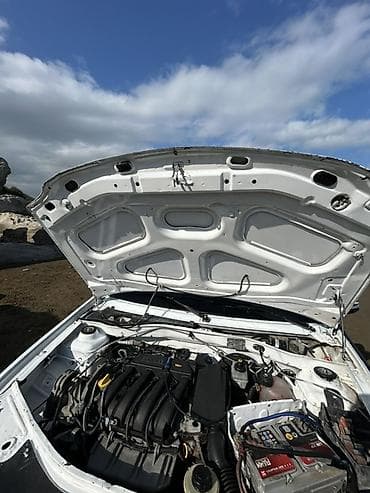 vaz lada 2112: Renault Logan (ağ sedan) - Kuzov: 4 qapılı sedan, ağ rəng, qara — 10