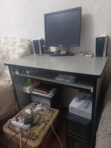 Столы: Компьютерный стол, Б/у, Раскладной — 2