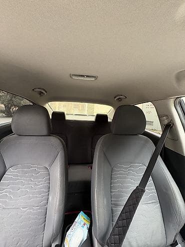 accent 2013: Kia Rio: 1.6 l | 2013 il Sedan — 7