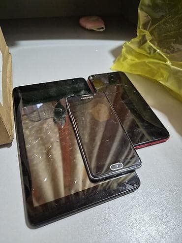 nokia 220 dual: Lot: 2 planşet + 1 smartfon. 3nunde ekrani yanib islemis sadece — 5