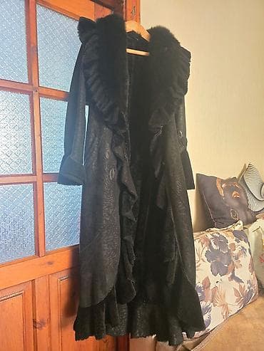 Paltolar: Qadınlar üçün uzun qara kürk-palto - Model: Uzun, A-kəsimli siluet — 3