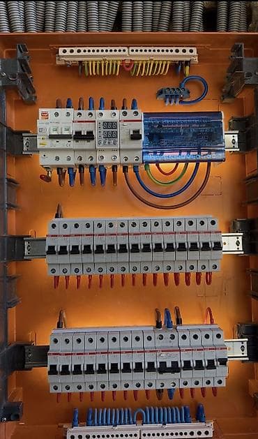 Peşəkar elektrik xidməti: 1)Elektrik xəttlərinin standartlara uyğun