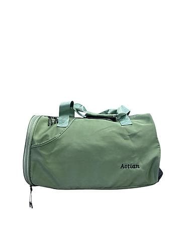 Geniş daxili tutum, aşınmaya davamlı material və rahat çiyin,əl daşıma