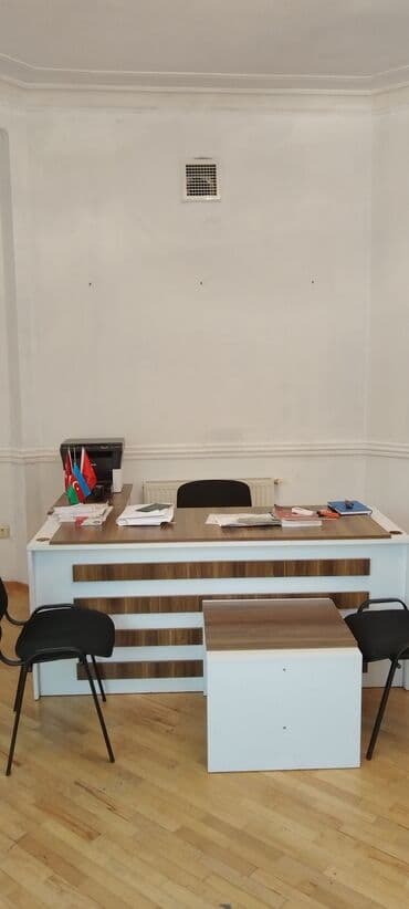 Elmlər metrosunun yaxınlığında yerləşən 160 kv.m sahəsi olan 6 otaqlı — 3