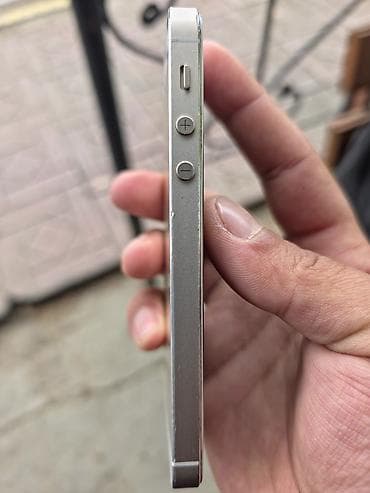 komputer ucun oyun diskleri: IPhone SE, Ağ, Barmaq izi — 9