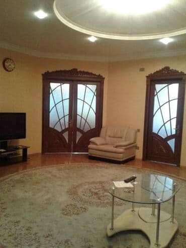 9 ci mikrorayon satilan evler: 4 otaqlı, Yeni tikili, m. 28 may, 250 kv. m — 13