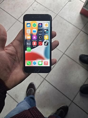 peçlər və kaminlər: IPhone 7, 128 GB, Qara — 4