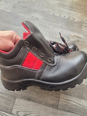 İş ayaqqabısı – qoruyucu burunlu, sürüşməyə davamlı taban - Material