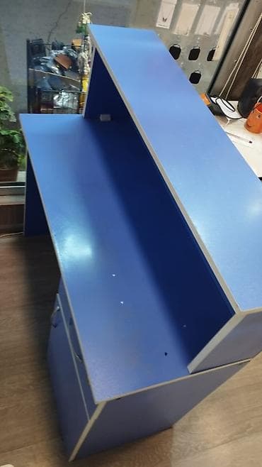 Торговые принтеры и сканеры: Mavi rəngli resepsiyon/mağaza kassası stolu Hündürlüyü 110sm Uzunu — 1