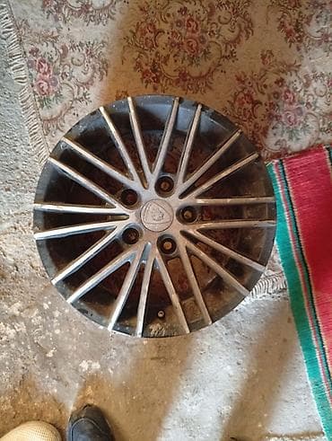 Oriyinal yüngül lehimli disk (4 ədəd) - Marka loqosu mərkəzdə