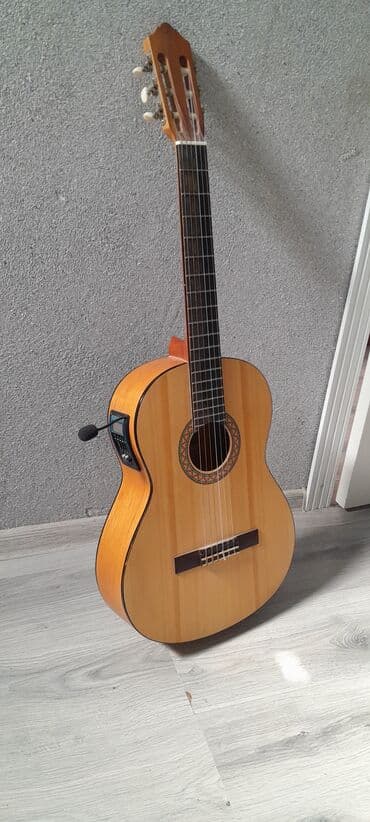 Akustik gitara, Yamaha, İşlənmiş, Ünvandan götürmə