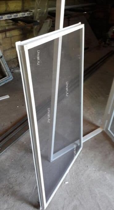 İçəridən qoyulma pəncərə setkalari.cox keyfiyyətli və küləyə qarşı