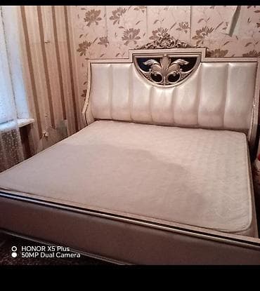 TAXT Türk istehsalıdır. Matras var baza yoxdur. Eni 2.10 boyu 2 metr lalafo.az -da TAXT Türk istehsalıdır. Matras var baza yoxdur. Eni 2.10 boyu 2 metr