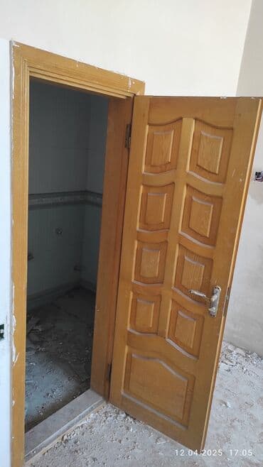 taxta qapılar işlənmiş: Otaq qapıları — 1
