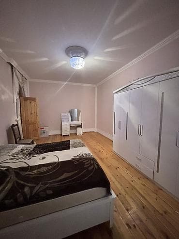 Qarajlar: Satılır: həyəti və qaraj/saxlama sahəsi olan geniş mənzil/ev - Ümumi — 5