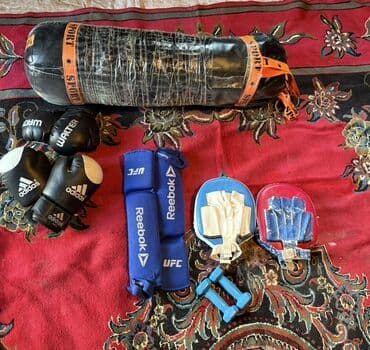 заказать боксёрскую грушу: Bu boks dəstinə bir asma boks kisəsi, iki cüt boks əlcəyi, iki ədəd — 1