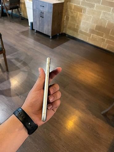 the division: IPhone 11, Ağ — 6