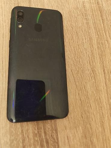 samsung 40: Samsung Galaxy A40, 64 ГБ, цвет - Черный — 1
