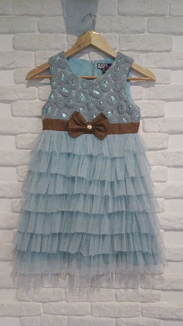 Paltar qız uşağına 6-8 yaş