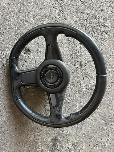 Sükan çarxı – idman üslublu, 3-şüalı model - Material: dərimsi örtük